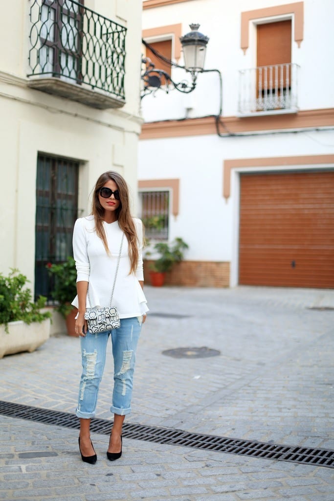 Outfits with Ripped Jeans