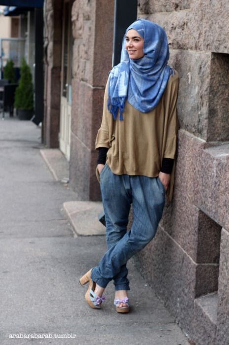 Hijab dengan jeans longgar