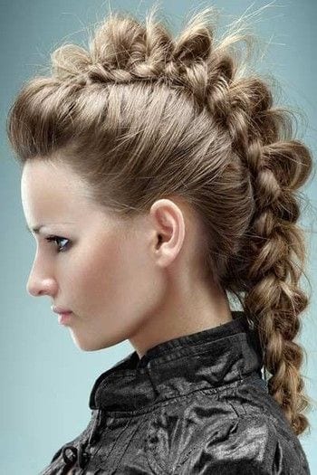 45+ Funky Hairstyles for Teenage Girls To Try This season