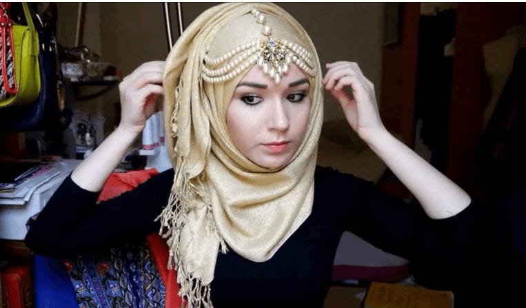 10 Simple DIY Hijab Accessories Tutorials You can Do Easily