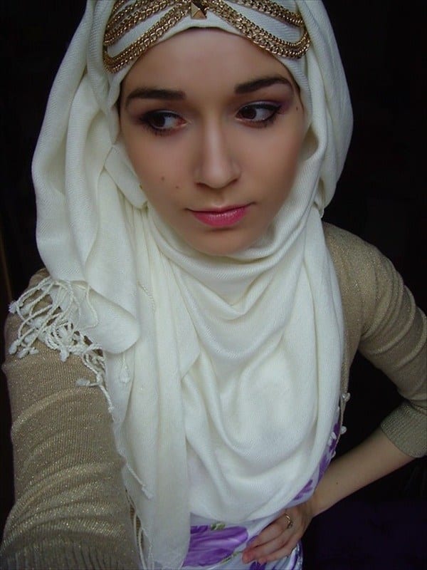 how to accessorize hijab