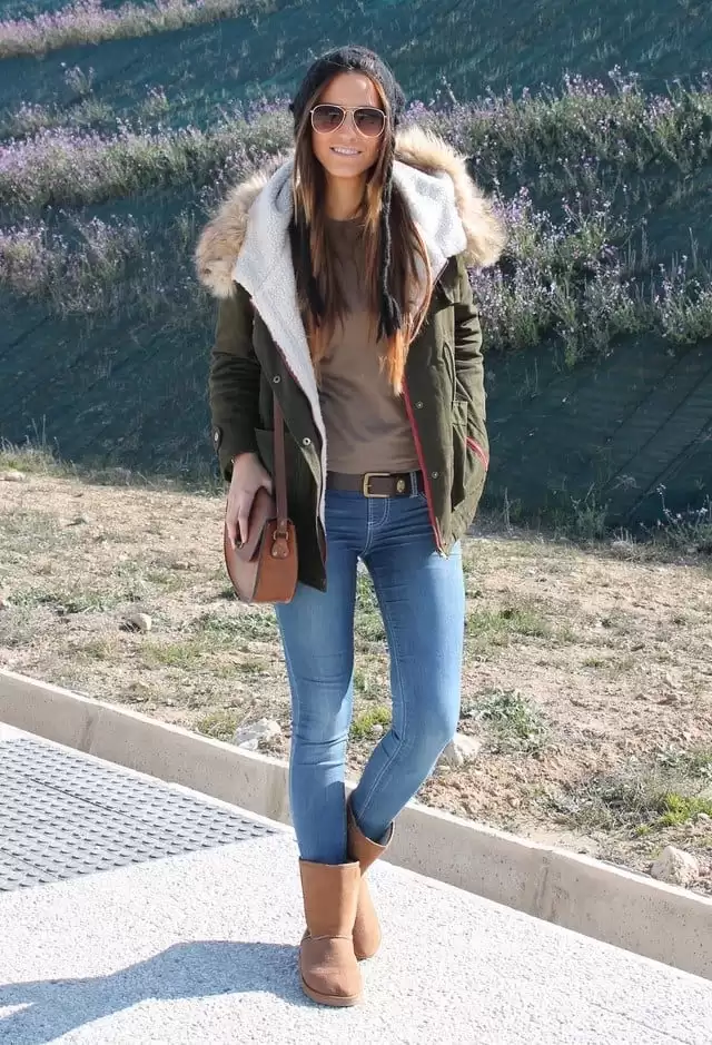 Uggs outfits for college girls (9)