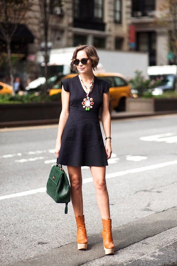 15 Ideal Outfits To Wear With Statement Necklaces All Season