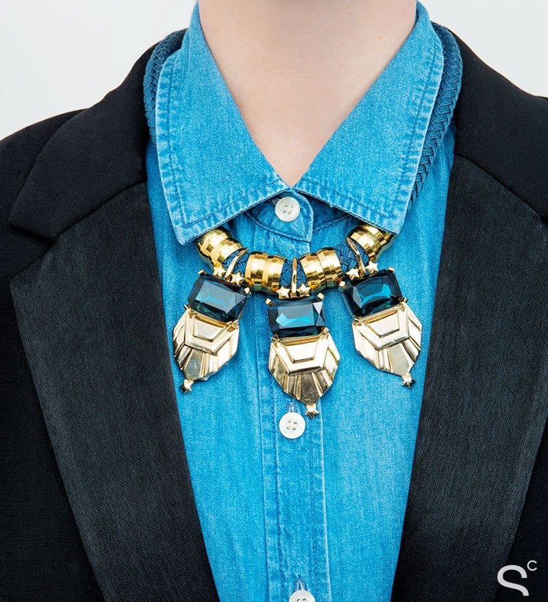 15 Ideal Outfits To Wear With Statement Necklaces All Season