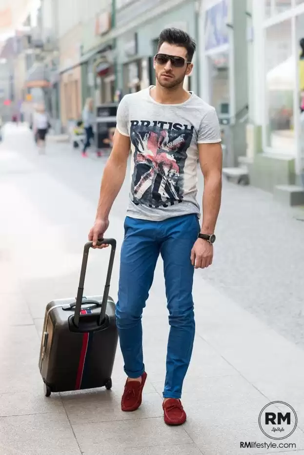 15 Best Summer Travelling Outfit Ideas for Men