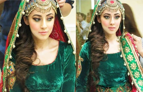 12 Simple Hairstyles For Mehndi Function009