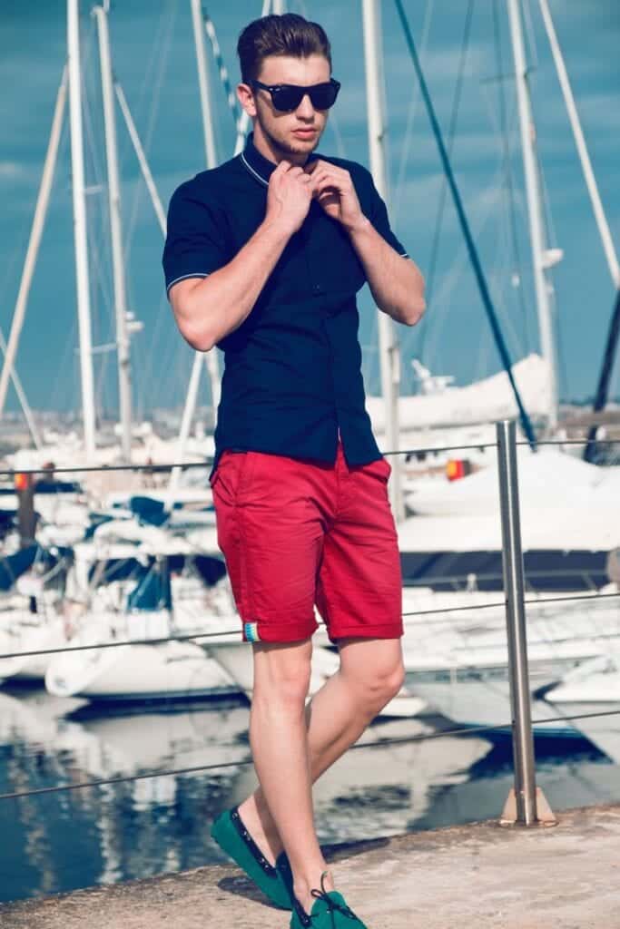 23 Stylish Men's Outfits with Shorts For Summer 2022
