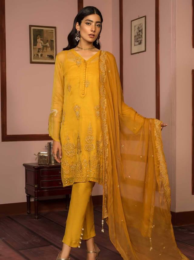20+ Top Pakistani Designer's Eid Dresses For Women This Eid