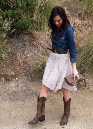 stylish-cowgirl-outfit-ideas-with-boots-and-denim