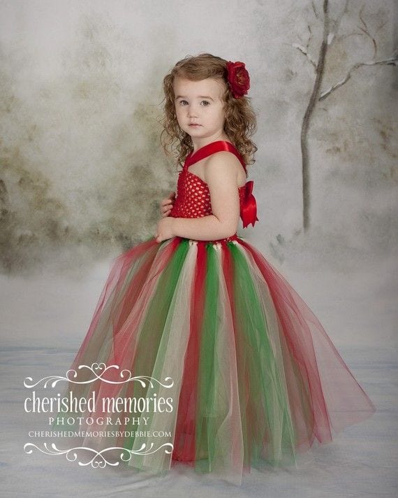 10 Cute Christmas Outfits for Babies and Toddlers This Year