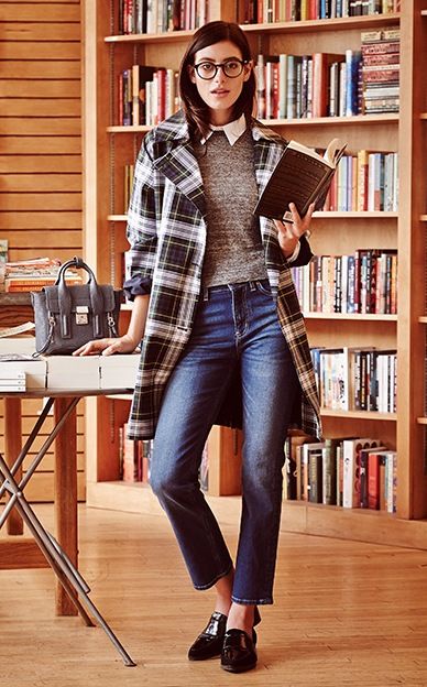 30 College Girl Outfit Ideas with Styling Tips