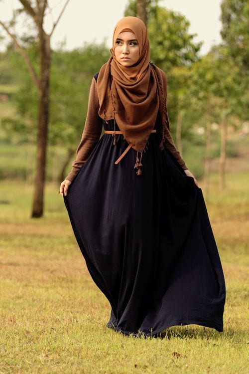 Ide busana jilbab untuk wanita (25)
