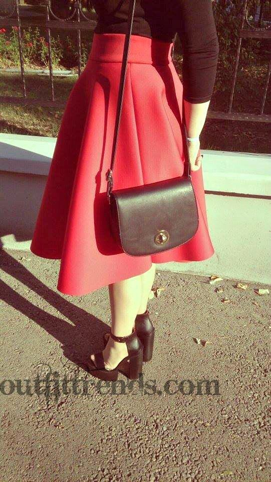 How To Wear Red Skirts? Best Outfit Ideas With Red Skirt