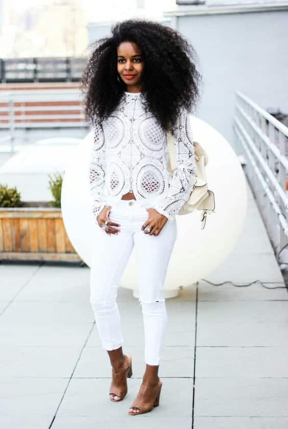 25 Cute Outfits for Curly Hair Women for Glamorous Look