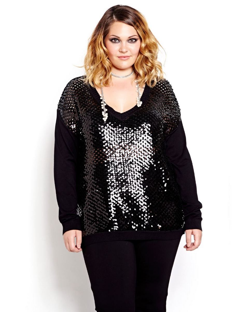 Trendy ways to wear sequin outfits as curvy women (6)