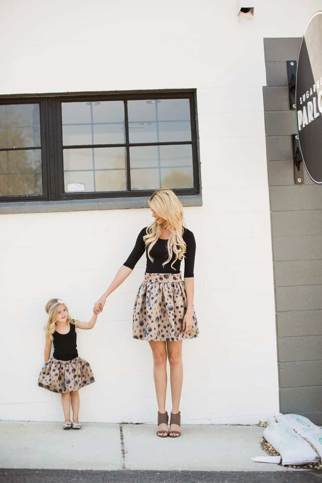 matched outfits for mother and daughter (1)
