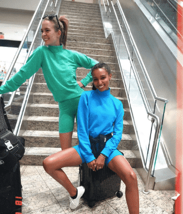 Travel Outfits for Airport -20 Ways to Travel Like A Celebrity