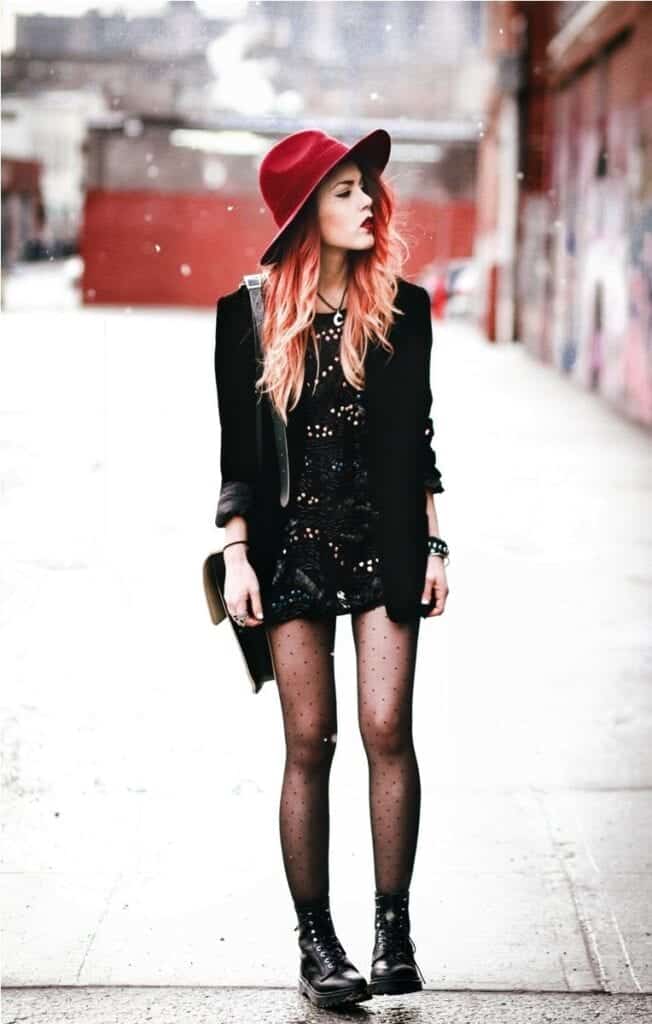 1.-grunge-outfit-with-burgundy-hat