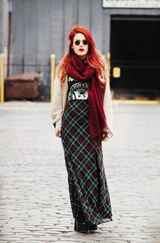 4.-checkered-maxi-skirt-with-graphic-top-and-scarf