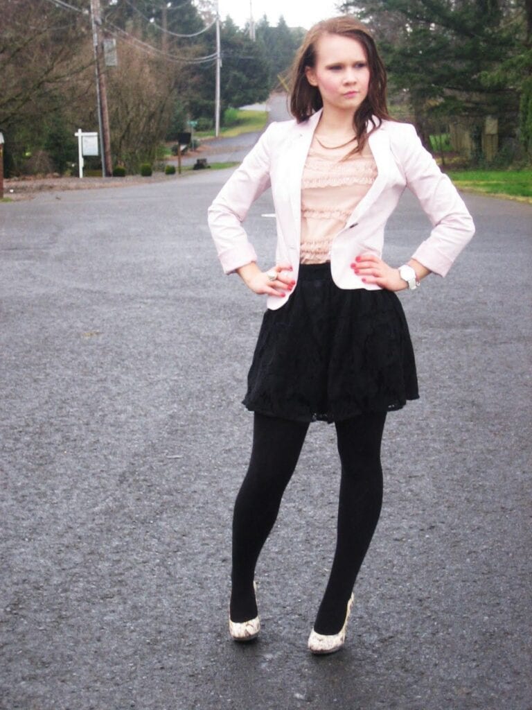 Outfits with Pale Pink Blazers- 19 Ways to Wear pink Blazers