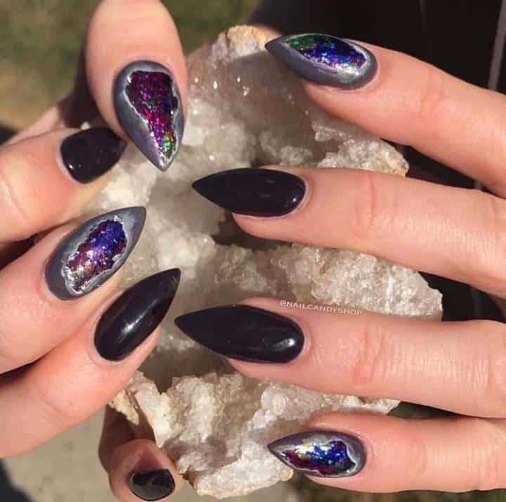 Elevate Your Beauty Game With These Chic Abstract Nail Art Designs (6)