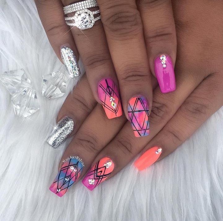 These Cool Nail Art Ideas Will Surely Be The Highlight of Next Summers (30)