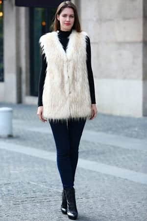 How to Wear Outfits with Faux Fur Coats (17)
