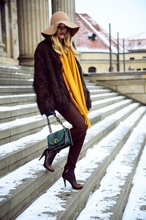 How to Wear Outfits with Faux Fur Coats (12)