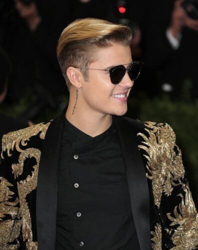Justin Bieber Formal Suit Pic