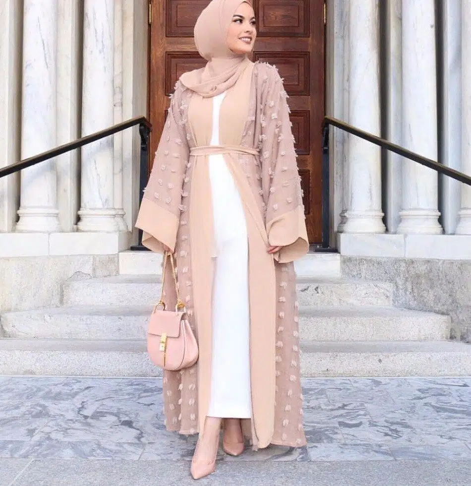 Ideas How to Wear Abaya Fashionably