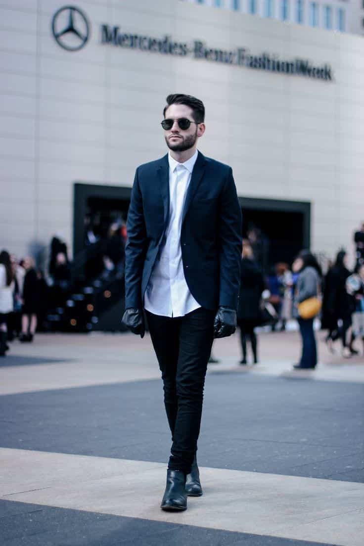 34 Black Jeans Outfits for Men & Styling Tips