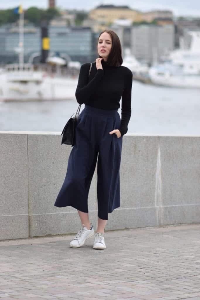 How to wear palazzo pants with sneakers