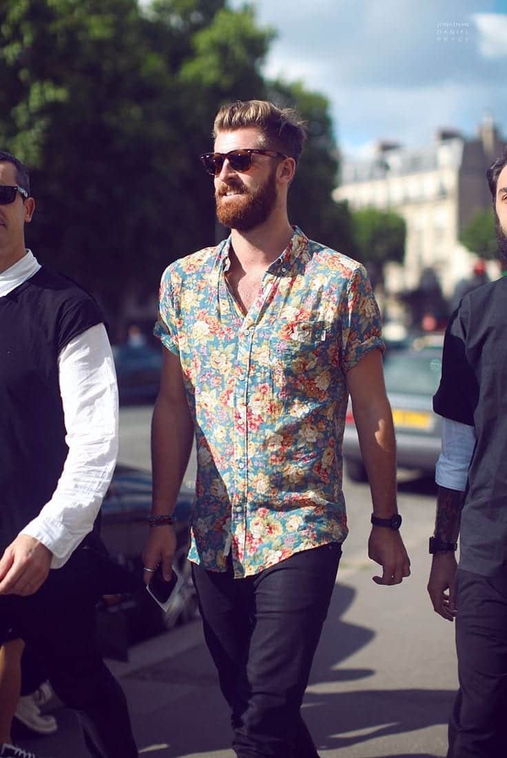 how to wear a floral shirt outfit for men (27)
