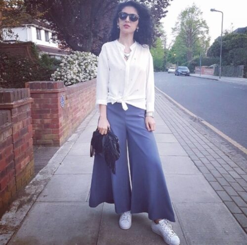 How to wear palazzo pants with sneakers (7)