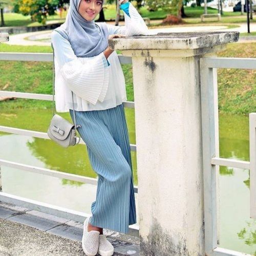 How to wear palazzo pants with sneakers (3)