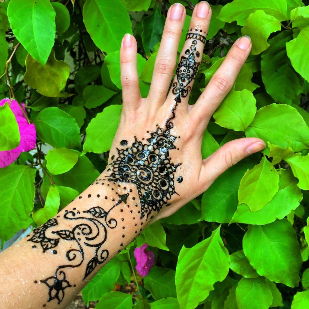 latest henna tattoo ideas (46)