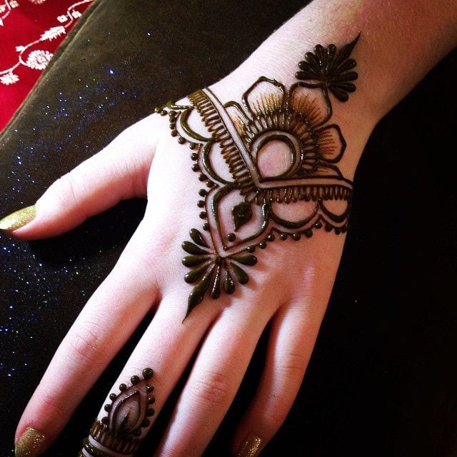 latest henna tattoo ideas (30)