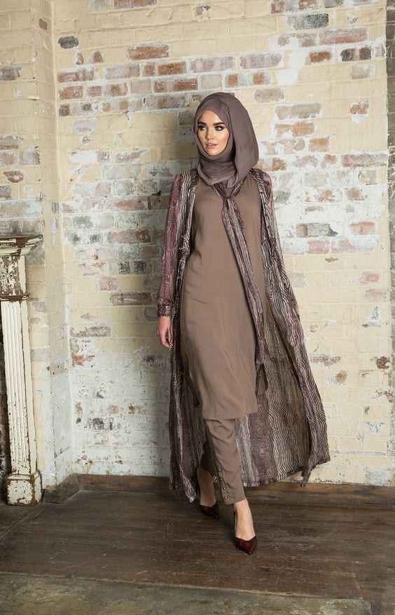 Silk Hijab Styles-25 Ideas How to Wear a Silk Hijab in Style