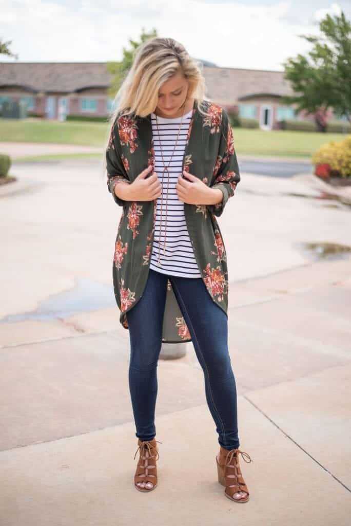 Girls Floral Blouse Outfits-30 Ways To Style a Floral Blouse
