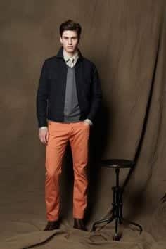 how to wear orange pants for men (33)