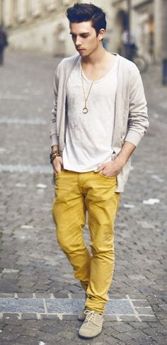 how to wear yellow pants for men (27)