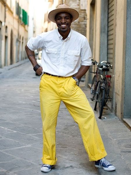 how to wear yellow pants for men (26)