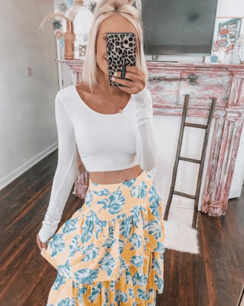 yellow skirt outfit