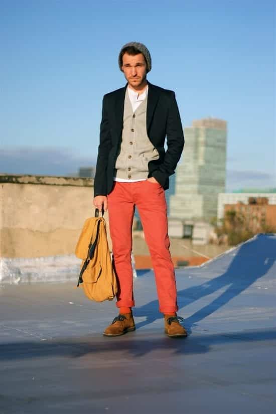 how to wear orange pants for men (15)