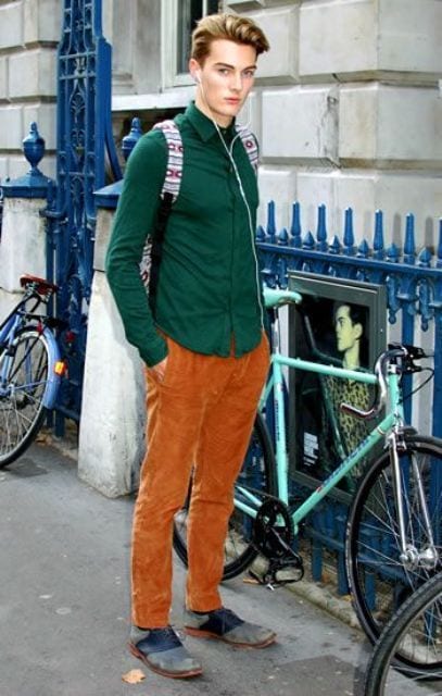 how to wear orange pants for men (13)