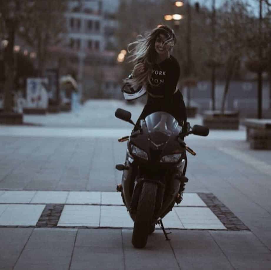 most beautiful biker girls on Instagram (3)
