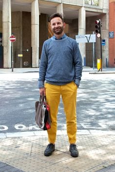 how to wear yellow pants for men (8)