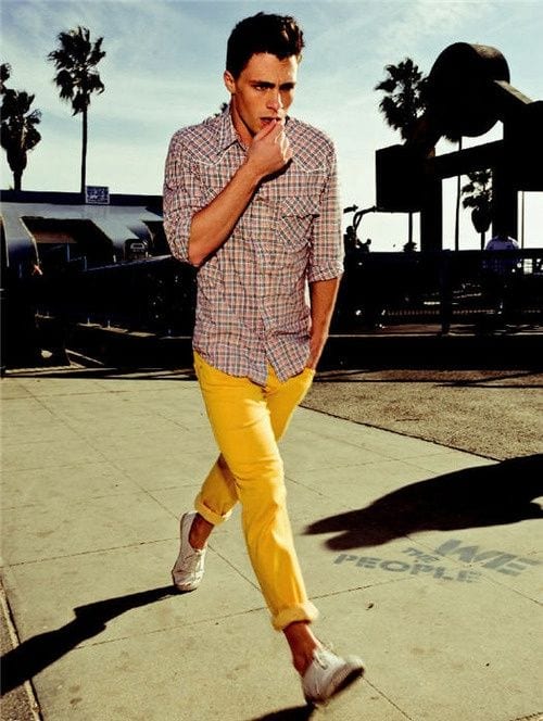 how to wear yellow pants for men (6)