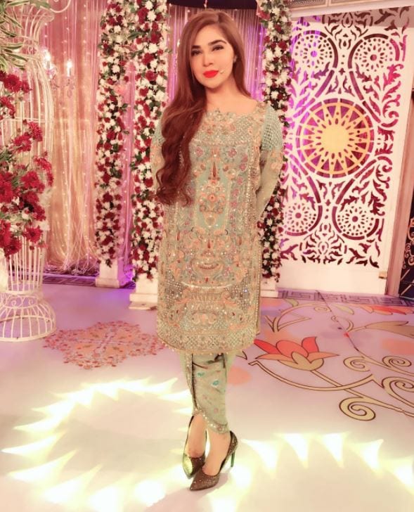Outfits for Pakistani Women Over 30 (4)