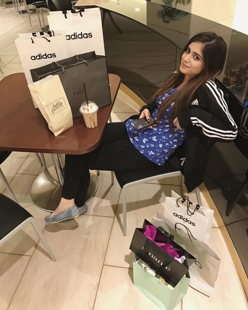 Sporty Outfits For Pakistani Girls – 30 Cool Gym Looks For Girls
